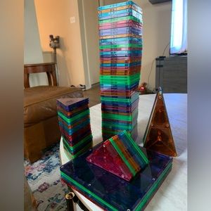 95 piece set of Magna tiles.